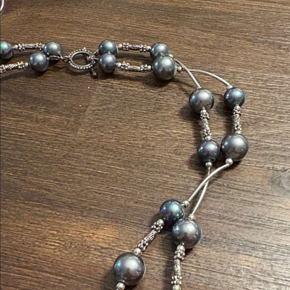 Elegant Gunmetal Pearl Necklace - Picture 5 of 5